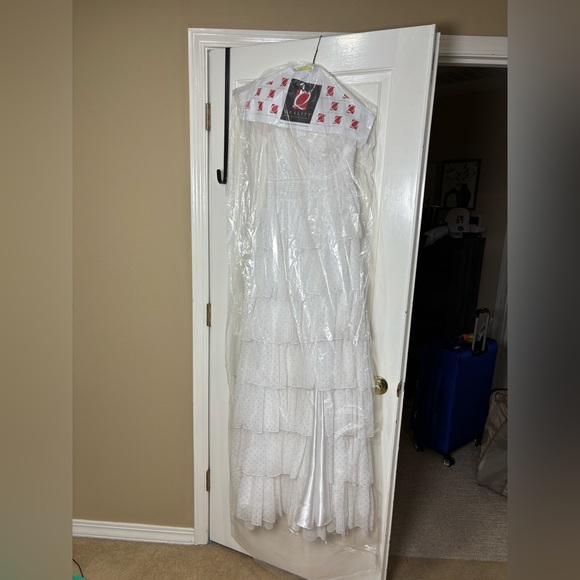 Mac Duggal White And Gold Polka Dot One Shoulder Tiered Dress Size 0 - Picture 7 of 8